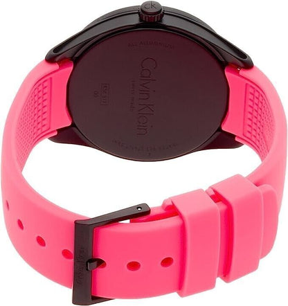 Neue, in der Schweiz hergestellte CALVIN KLEIN-Uhr mit rosa Zifferblatt