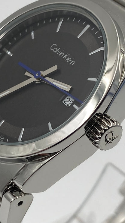 Neue, in der Schweiz hergestellte CALVIN KLEIN Step Damenuhr mit schwarzem Zifferblatt