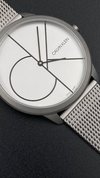 Neue, in der Schweiz hergestellte CALVIN KLEIN Minimal Quartz Herrenuhr mit weißem Zifferblatt