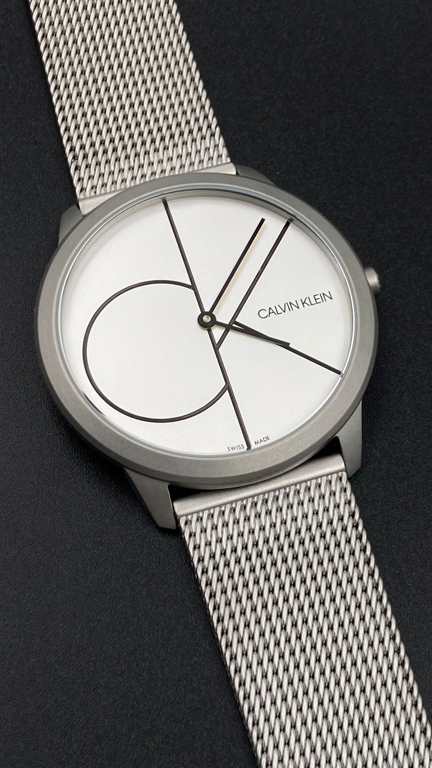 Neue, in der Schweiz hergestellte CALVIN KLEIN Minimal Quartz Herrenuhr mit weißem Zifferblatt