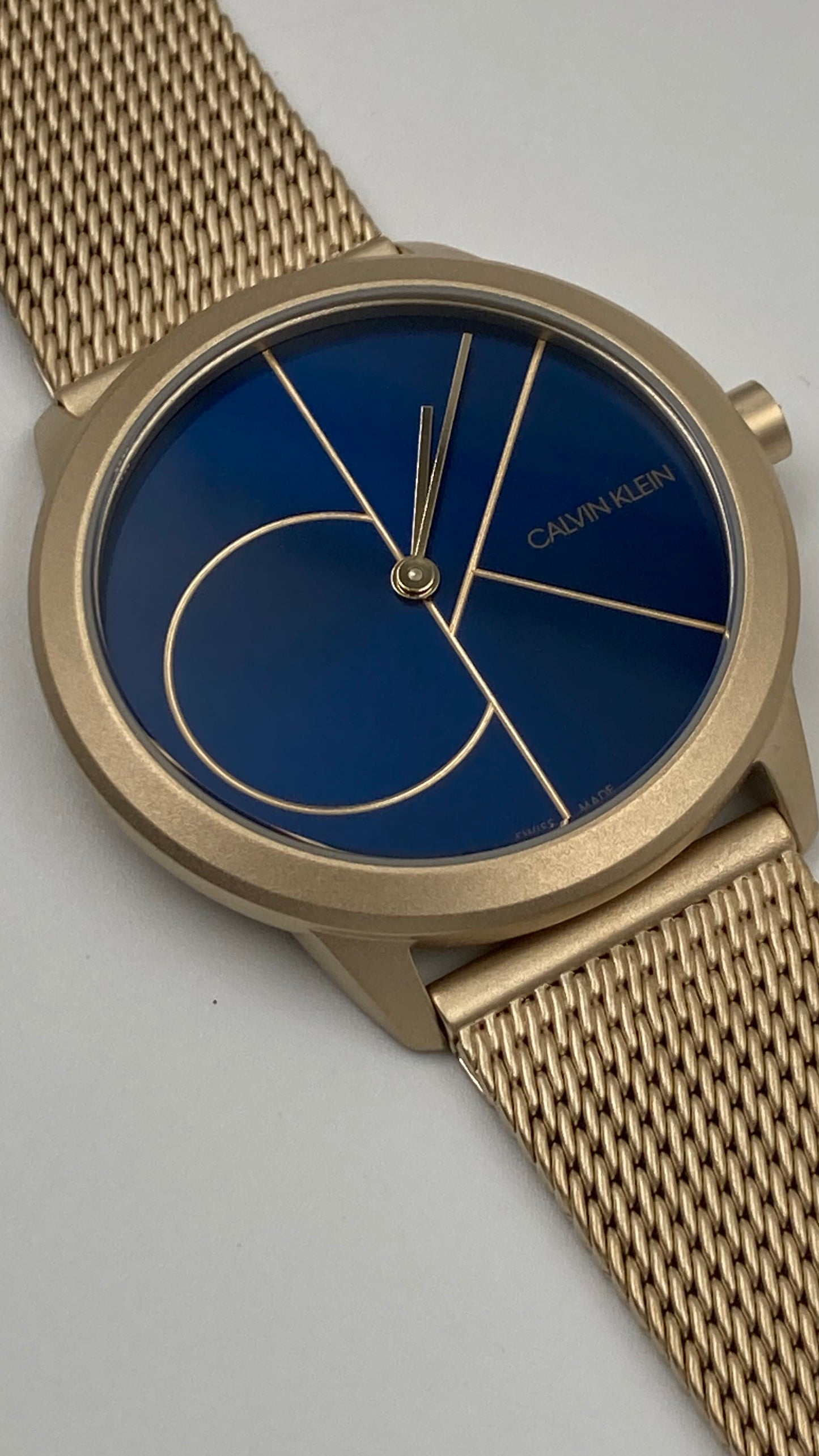 Neue, in der Schweiz hergestellte CALVIN KLEIN Minimal Quartz Unisex-Armbanduhr mit blauem Zifferblatt