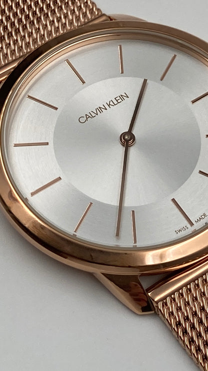 Neue, in der Schweiz hergestellte CALVIN KLEIN Unisex-Armbanduhr „Minimal“ in Roségold