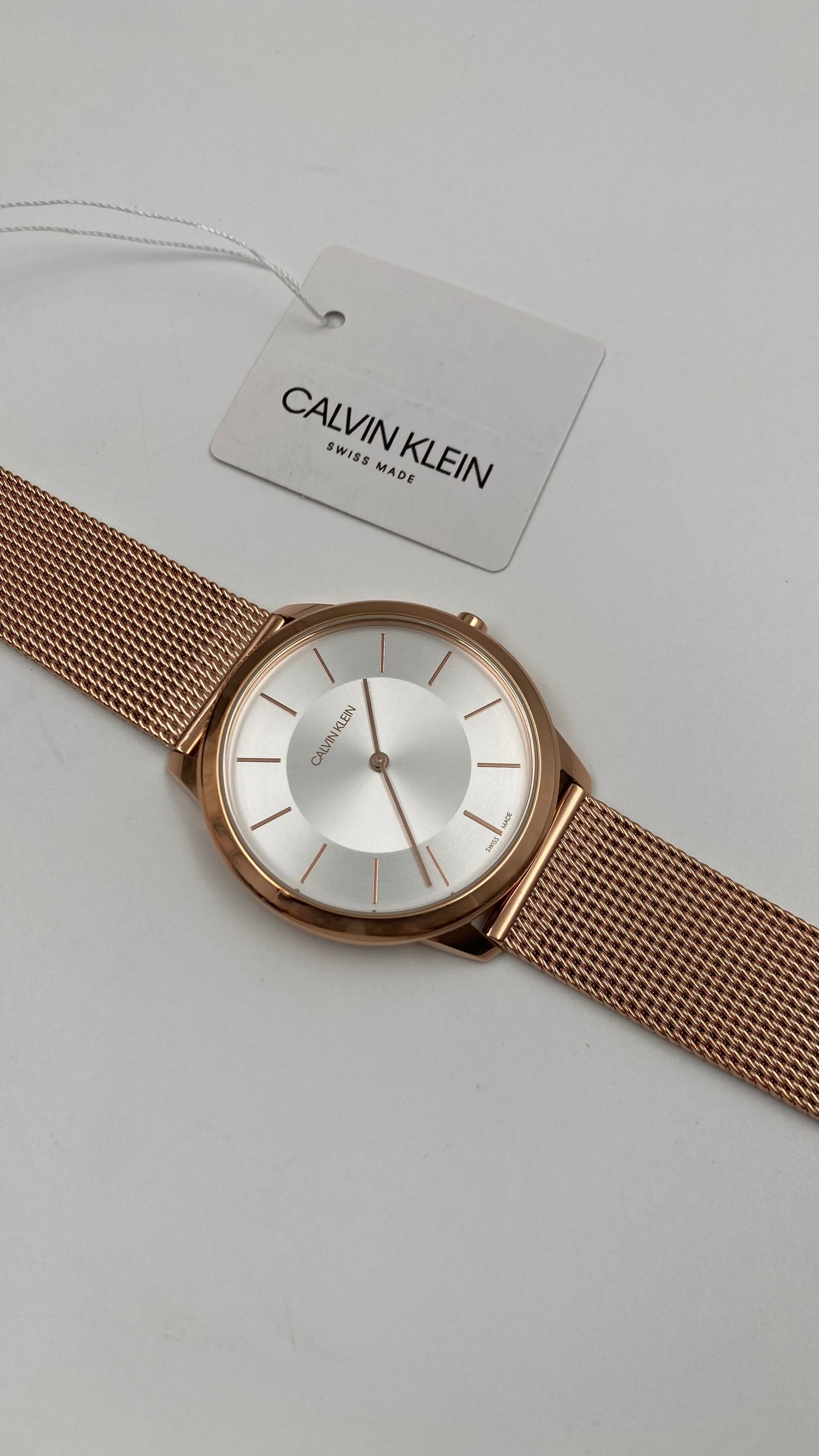 Neue, in der Schweiz hergestellte CALVIN KLEIN Unisex-Armbanduhr „Minimal“ in Roségold