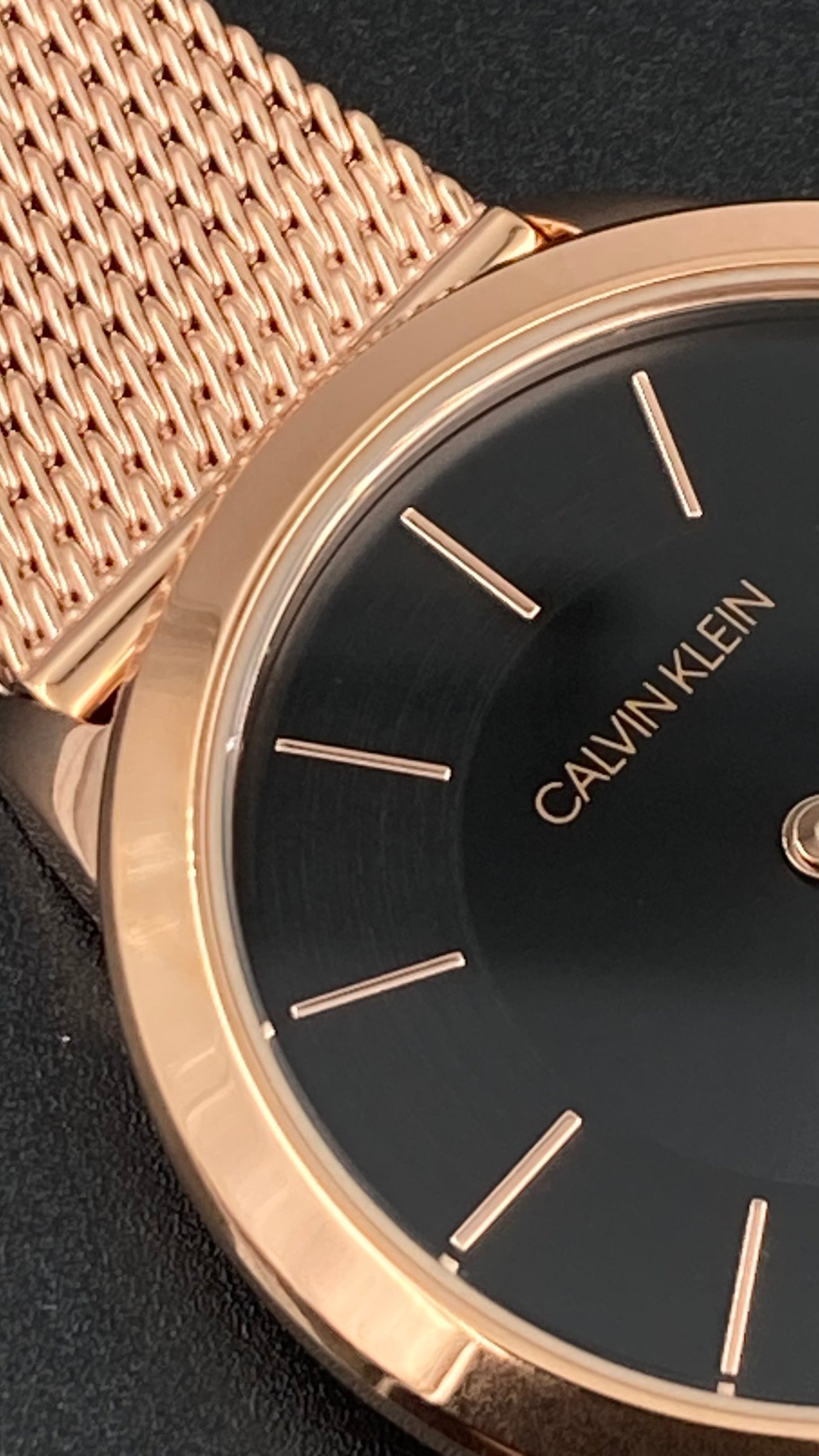 Neue, in der Schweiz hergestellte CALVIN KLEIN Minimal Quartz Damenuhr mit schwarzem Zifferblatt