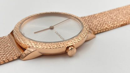 Neue, in der Schweiz hergestellte CALVIN KLEIN Minimal Quartz Damenuhr mit silbernem Zifferblatt