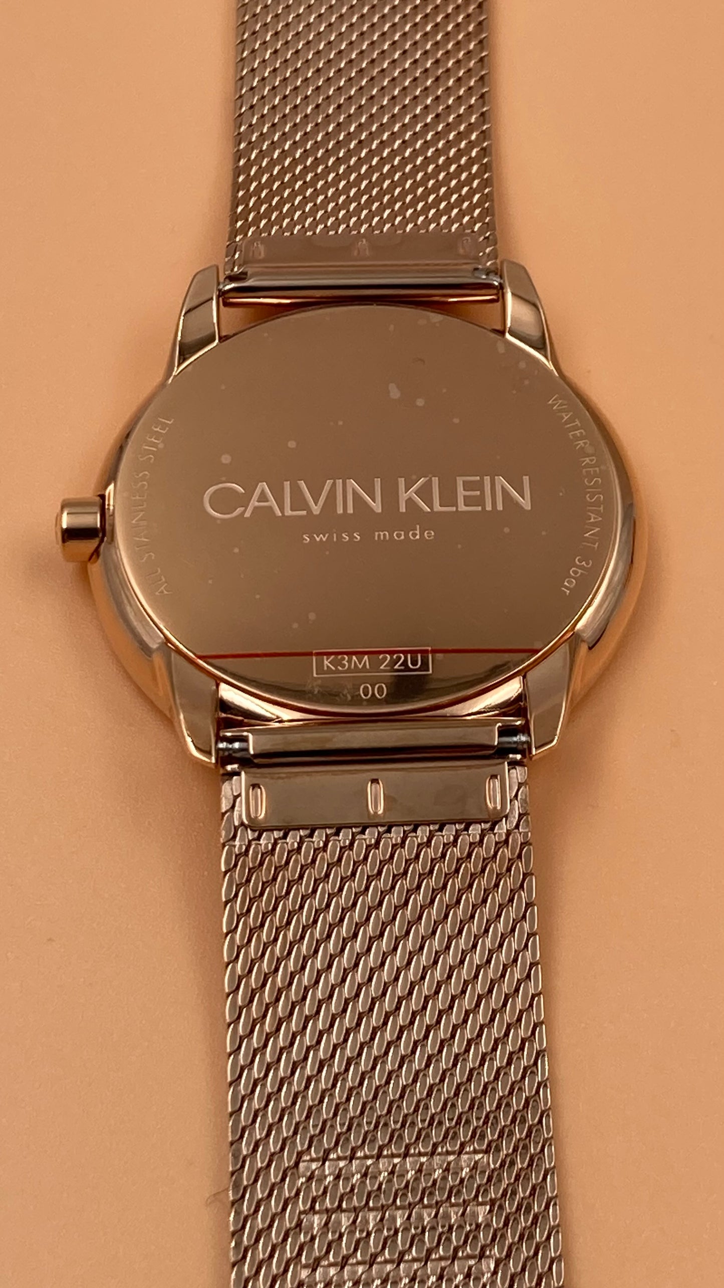 Neue, in der Schweiz hergestellte CALVIN KLEIN Minimal Quartz Damenuhr mit silbernem Zifferblatt