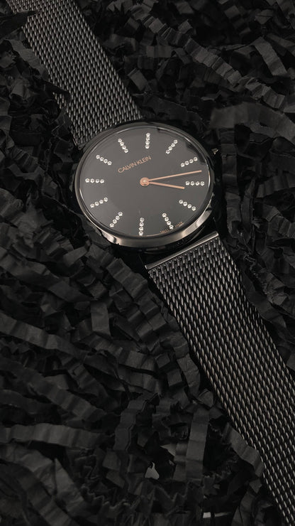 Neue, in der Schweiz hergestellte CALVIN KLEIN-Quarzuhr für Damen mit schwarzem Zifferblatt