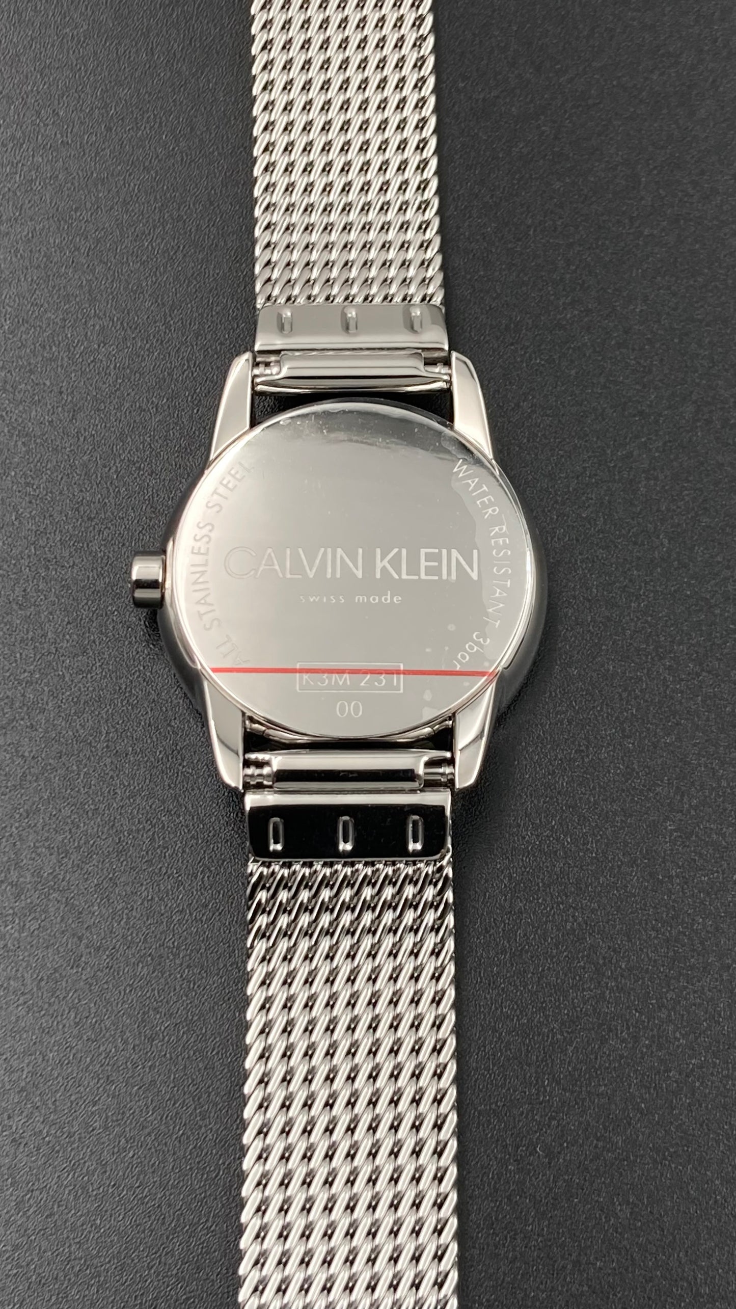 Neue, in der Schweiz hergestellte CALVIN KLEIN Minimal Quartz Damenuhr mit silbernem Zifferblatt