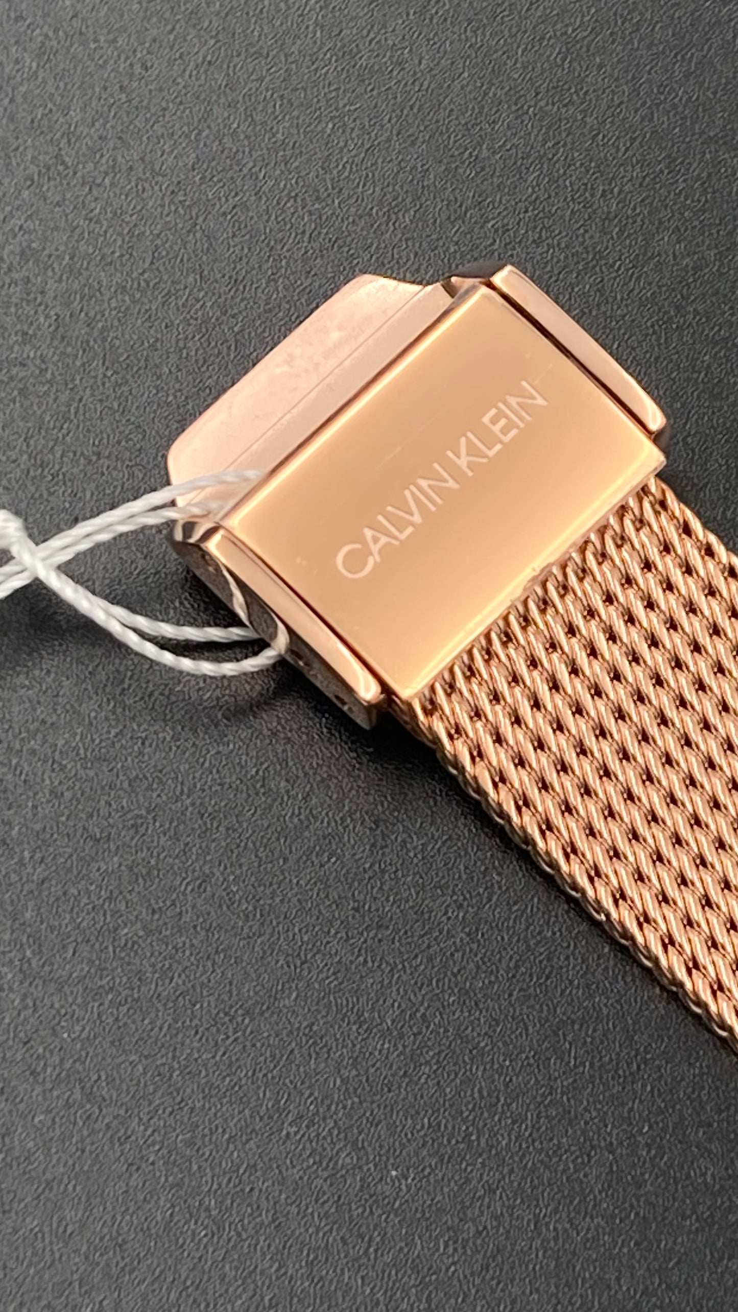 Neue, in der Schweiz hergestellte CALVIN KLEIN Minimal Quartz Damenuhr mit schwarzem Zifferblatt