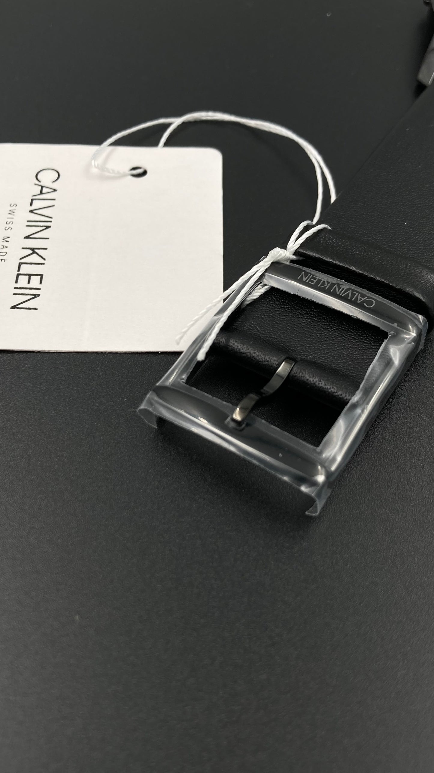 Neue, in der Schweiz hergestellte CALVIN KLEIN-Quarz-Herrenuhr mit schwarzem Zifferblatt