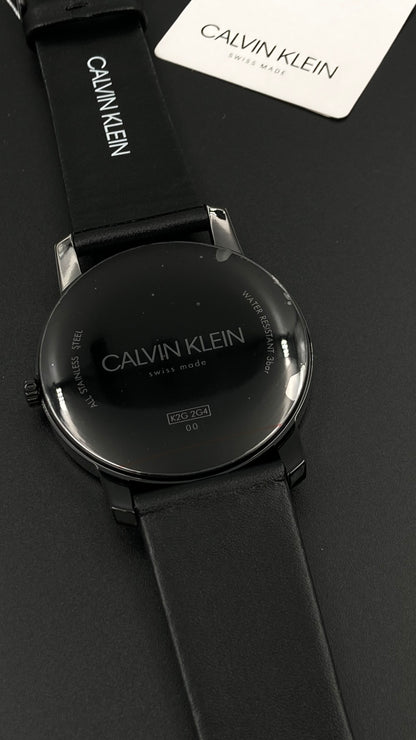 Neue, in der Schweiz hergestellte CALVIN KLEIN-Quarz-Herrenuhr mit schwarzem Zifferblatt