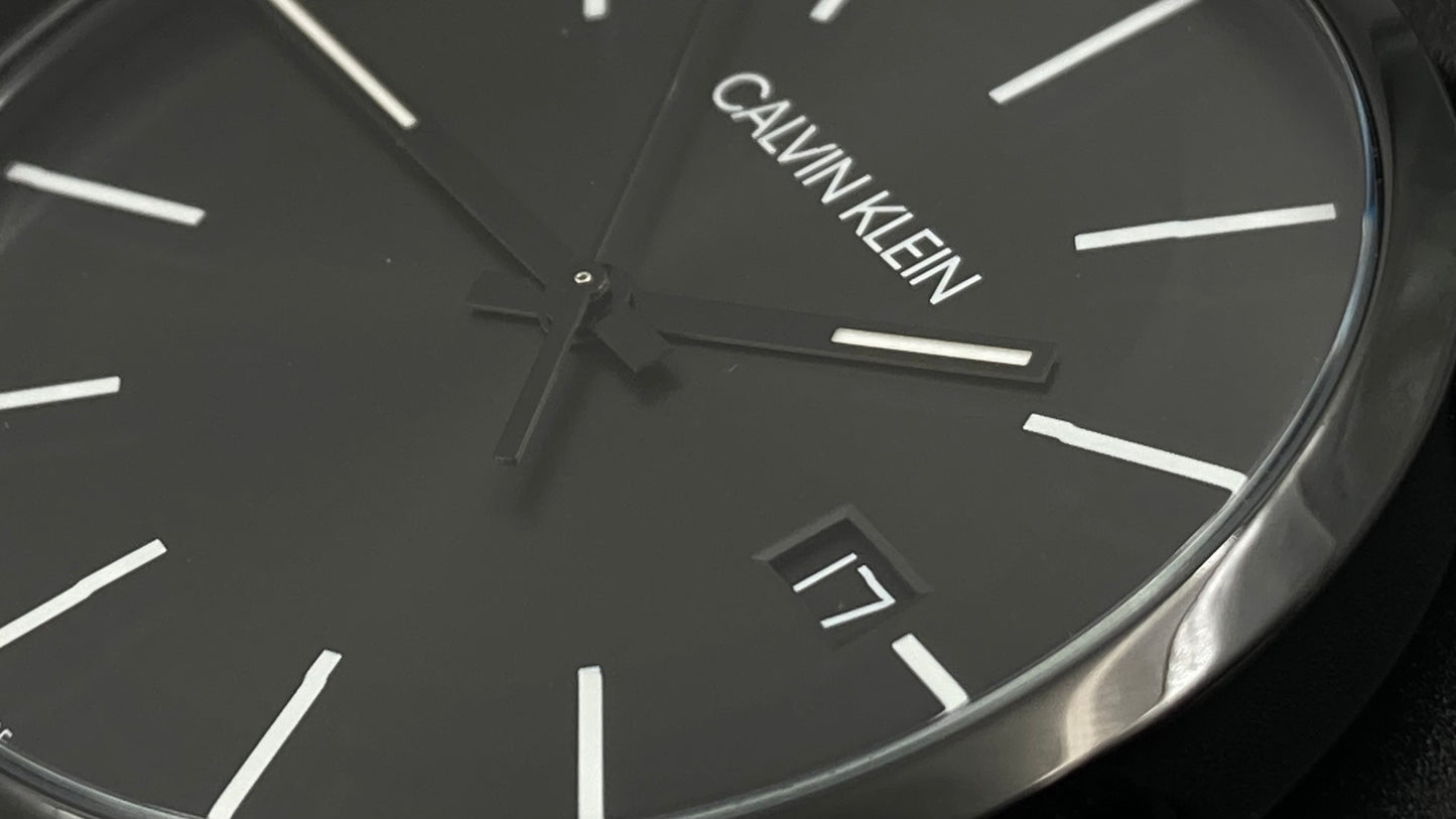 Neue, in der Schweiz hergestellte CALVIN KLEIN-Quarz-Herrenuhr mit schwarzem Zifferblatt