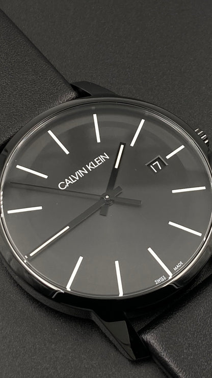 Neue, in der Schweiz hergestellte CALVIN KLEIN-Quarz-Herrenuhr mit schwarzem Zifferblatt