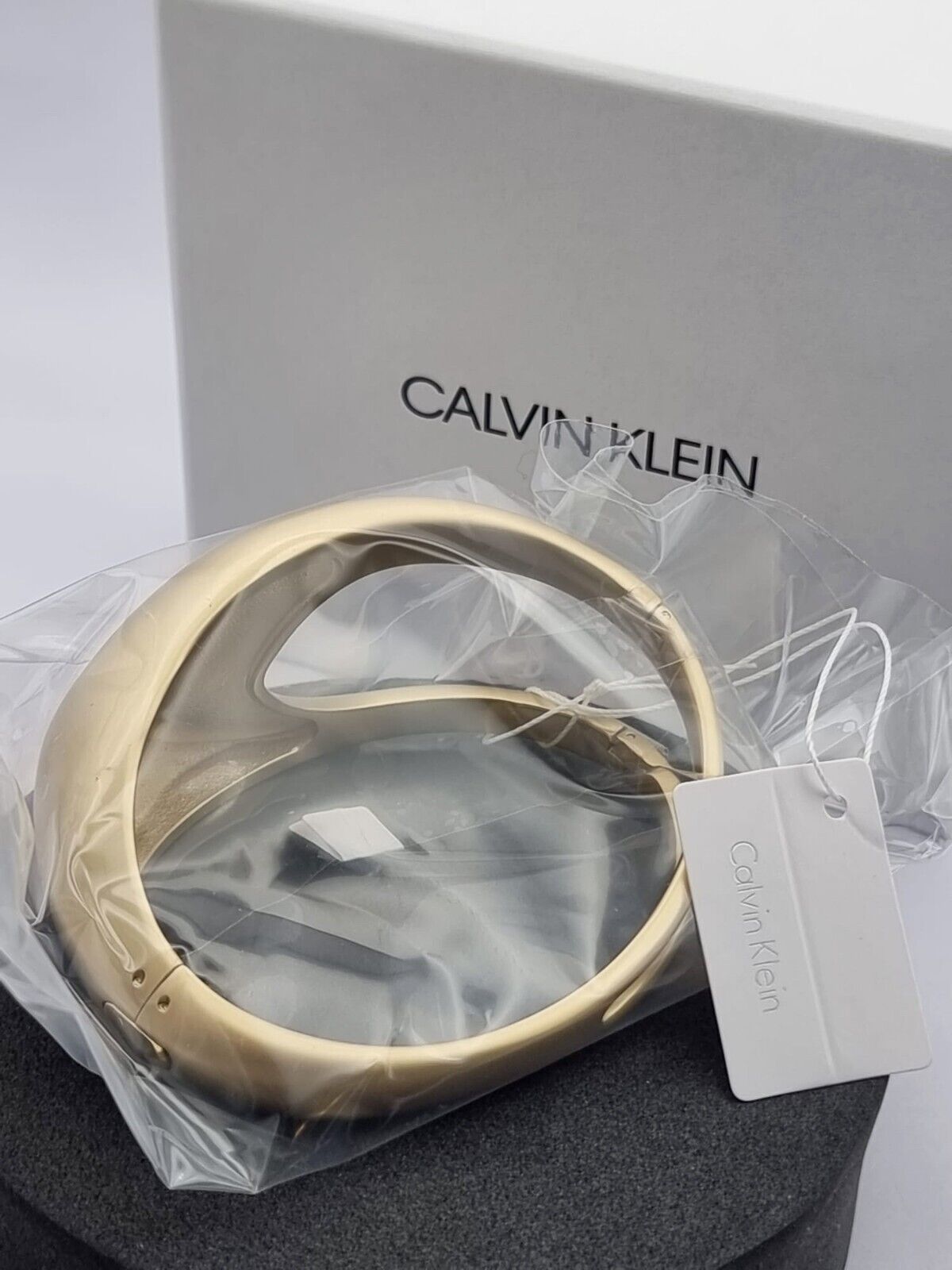 Neu CALVIN KLEIN EDELSTAHLARMREIF KJ3YJD11010M - MATT/GOLD - M