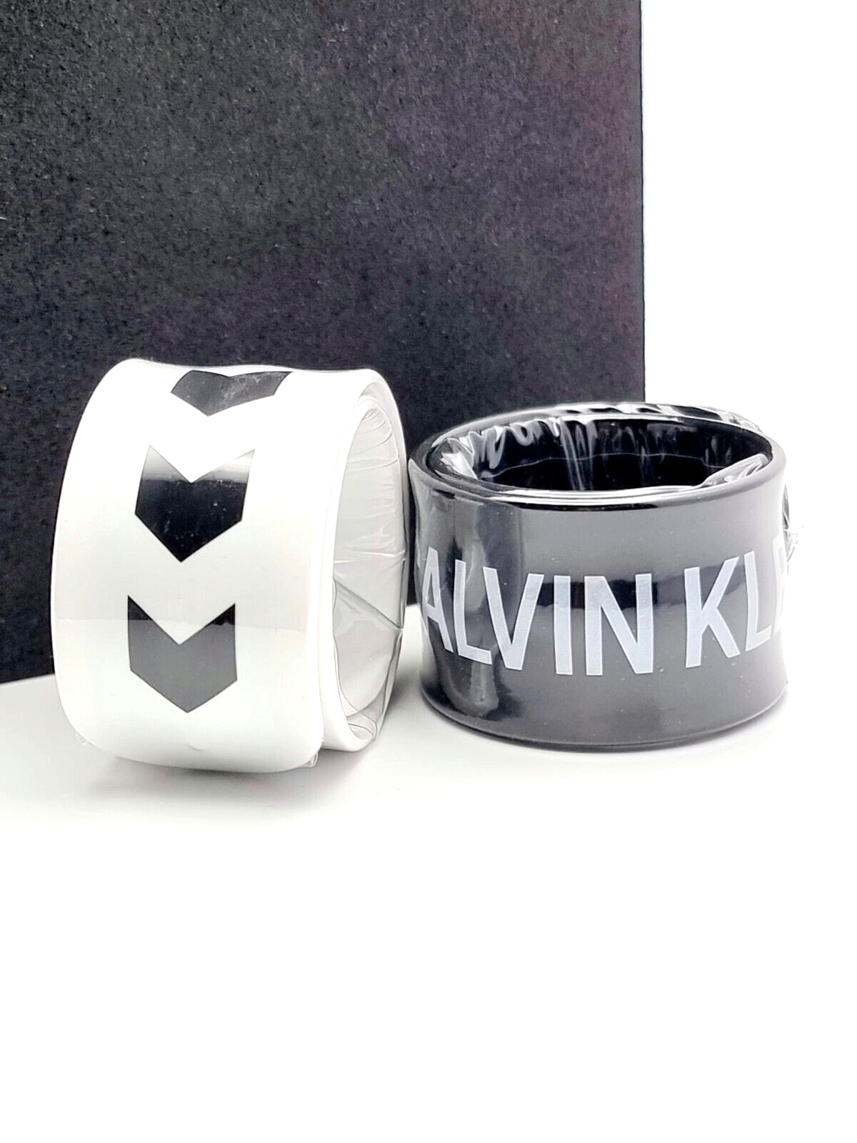 New CALVIN KLEIN JEANS HIT&FUN KJJLDB850100 RUBBER BRACELETS - WHITE/BLACK