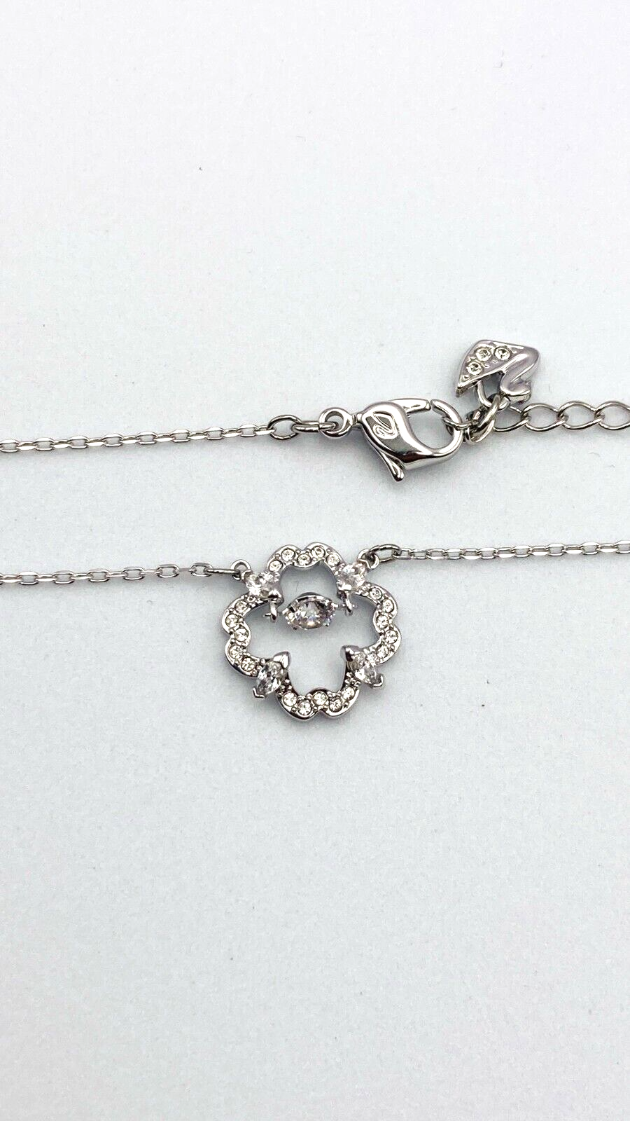 New SWAROVSKI CRYSTAL SPARKLING FLOWER NECKLACE