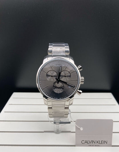 Neue, in der Schweiz hergestellte CALVIN KLEIN City Chronographenuhr mit grauem, silbernem Zifferblatt