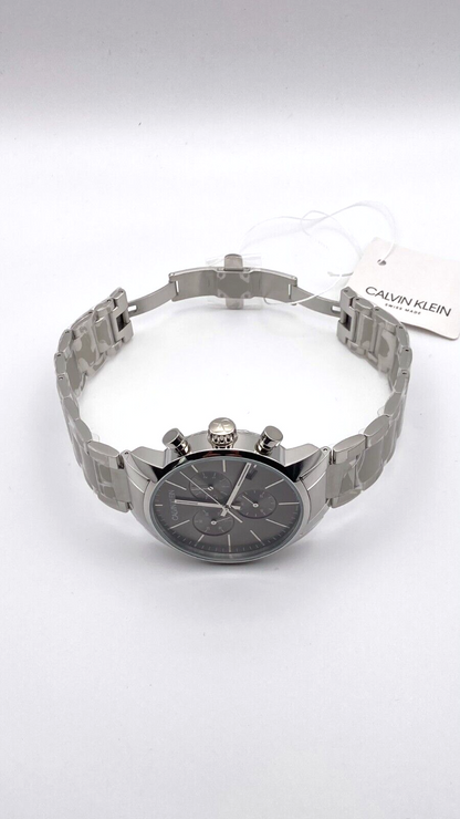 Neue, in der Schweiz hergestellte CALVIN KLEIN City Chronographenuhr mit grauem, silbernem Zifferblatt