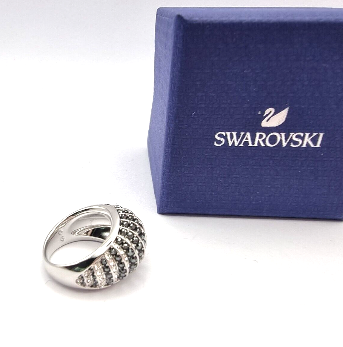 New SWAROVSKI JET CRYSTAL RING - LUXURY COLLECTION - SILBER/ANTHRAZIT - GR. 50