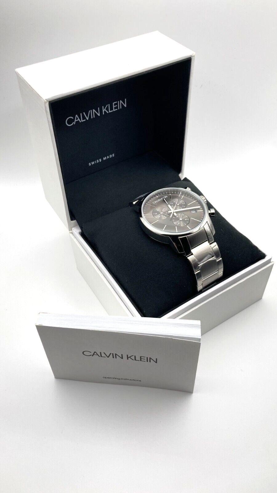 Neue, in der Schweiz hergestellte CALVIN KLEIN City Chronographenuhr mit grauem, silbernem Zifferblatt