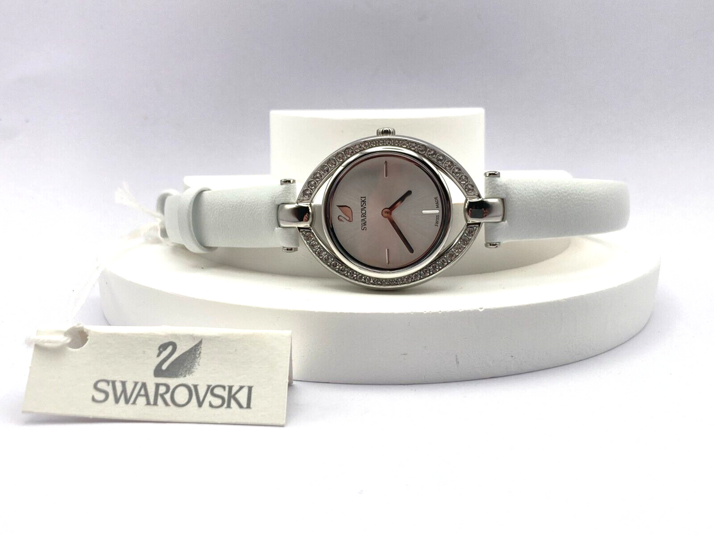 Neu SWAROVSKI STELLA METALL SILBERFARBEN PVD - 29 mm x 35 mm