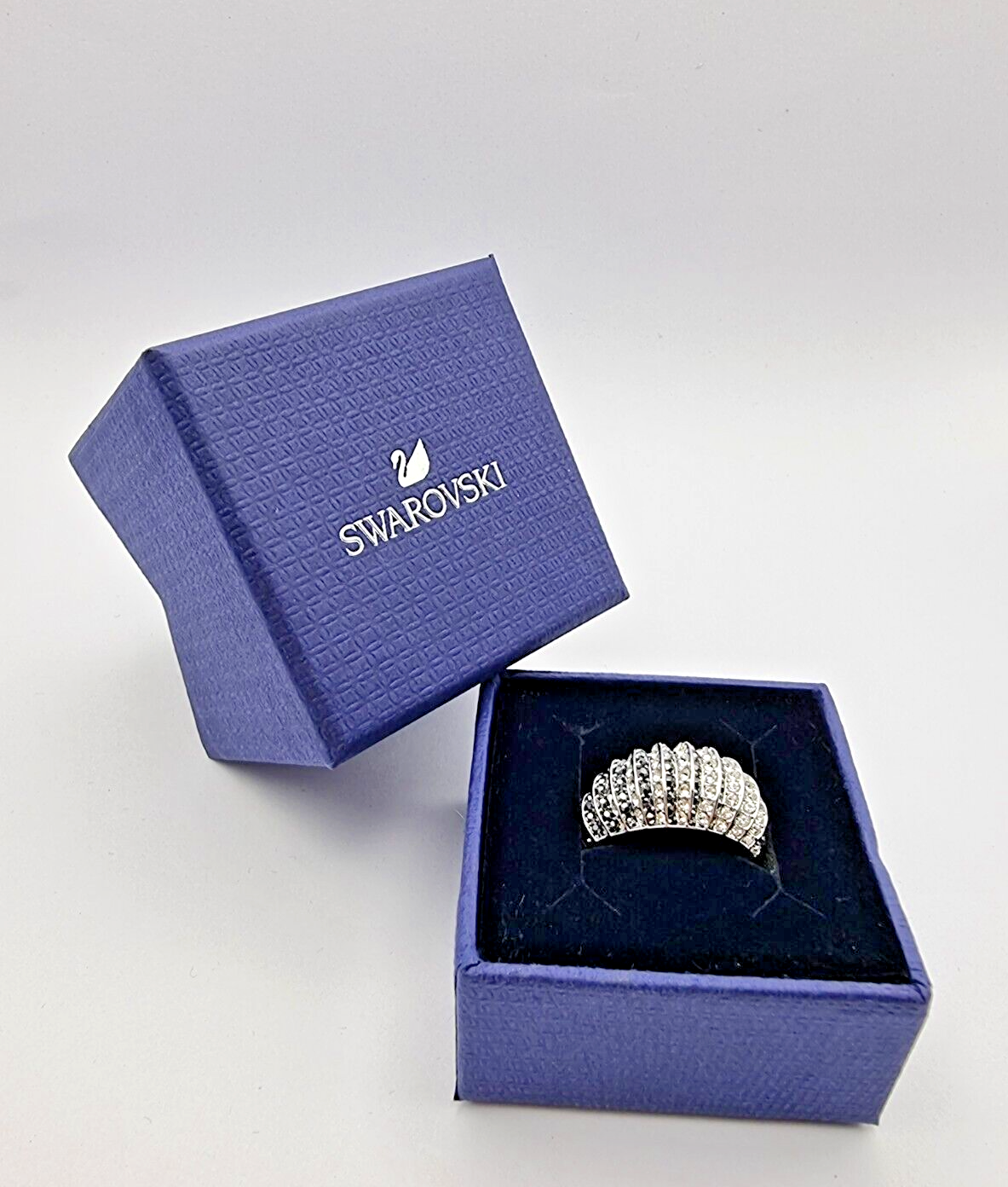 New SWAROVSKI JET CRYSTAL RING - LUXURY COLLECTION - SILVER/BLACK - GR.52