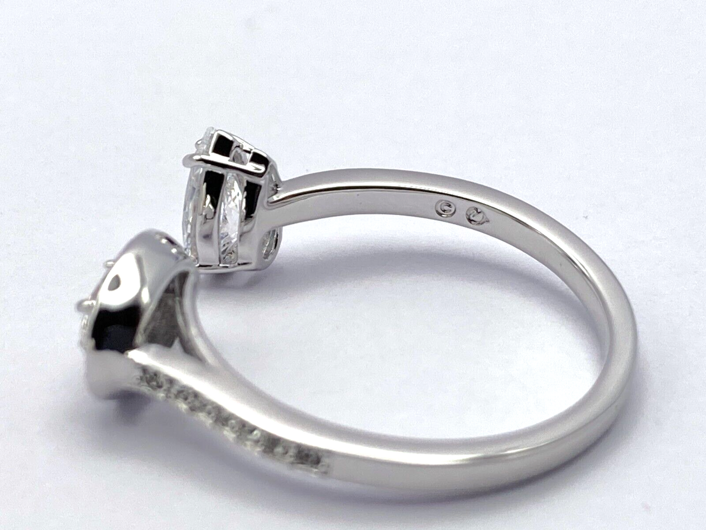 New SWAROVSKI ATTRACT CRYSTAL RING - SIZE 60