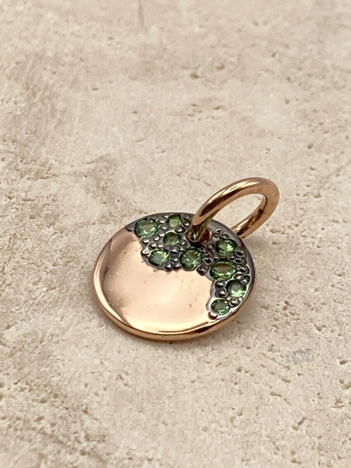 Neu DODO PRECIOUS TAG CHARM - 9kt GOLD/TSAVORITE STEINE