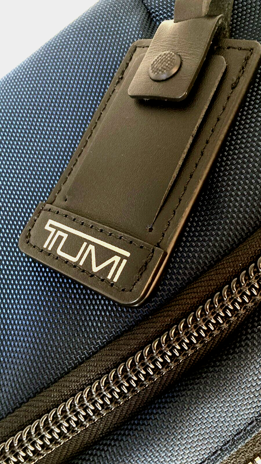 New TUMI Kelley Sling - NAVY