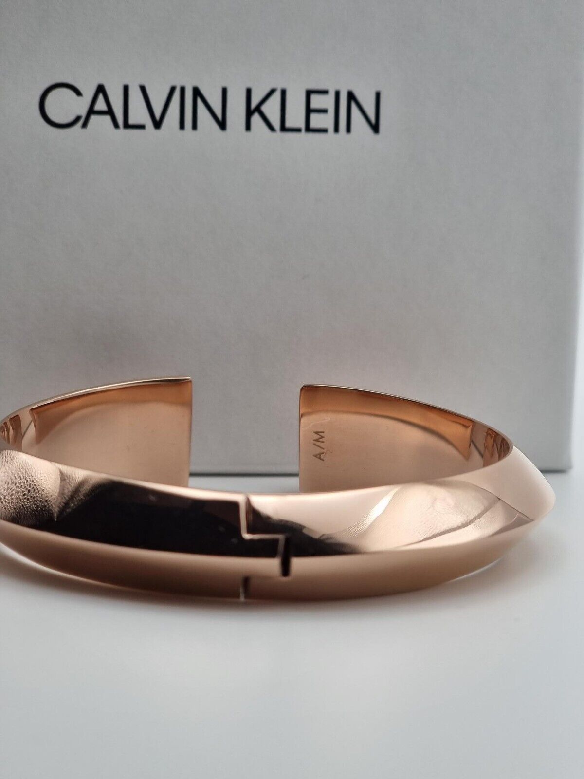 New CALVIN KLEIN ARMREIF SHAPE ROSEGOLD - MEDIUM