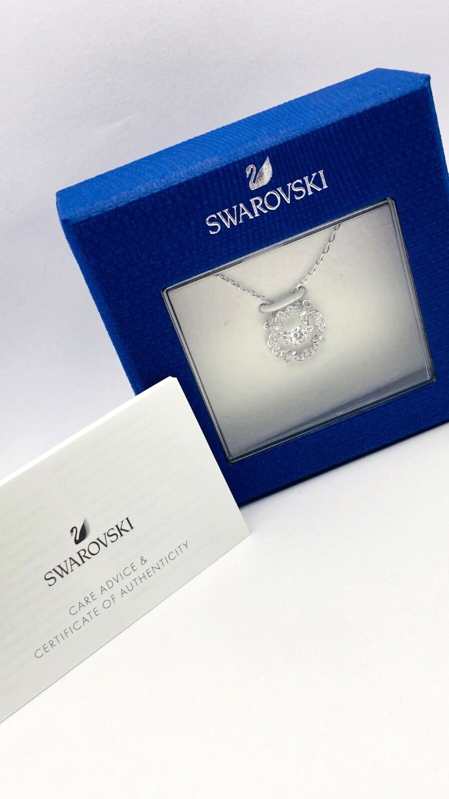 New SWAROVSKI CRYSTAL SPARKLING FLOWER NECKLACE