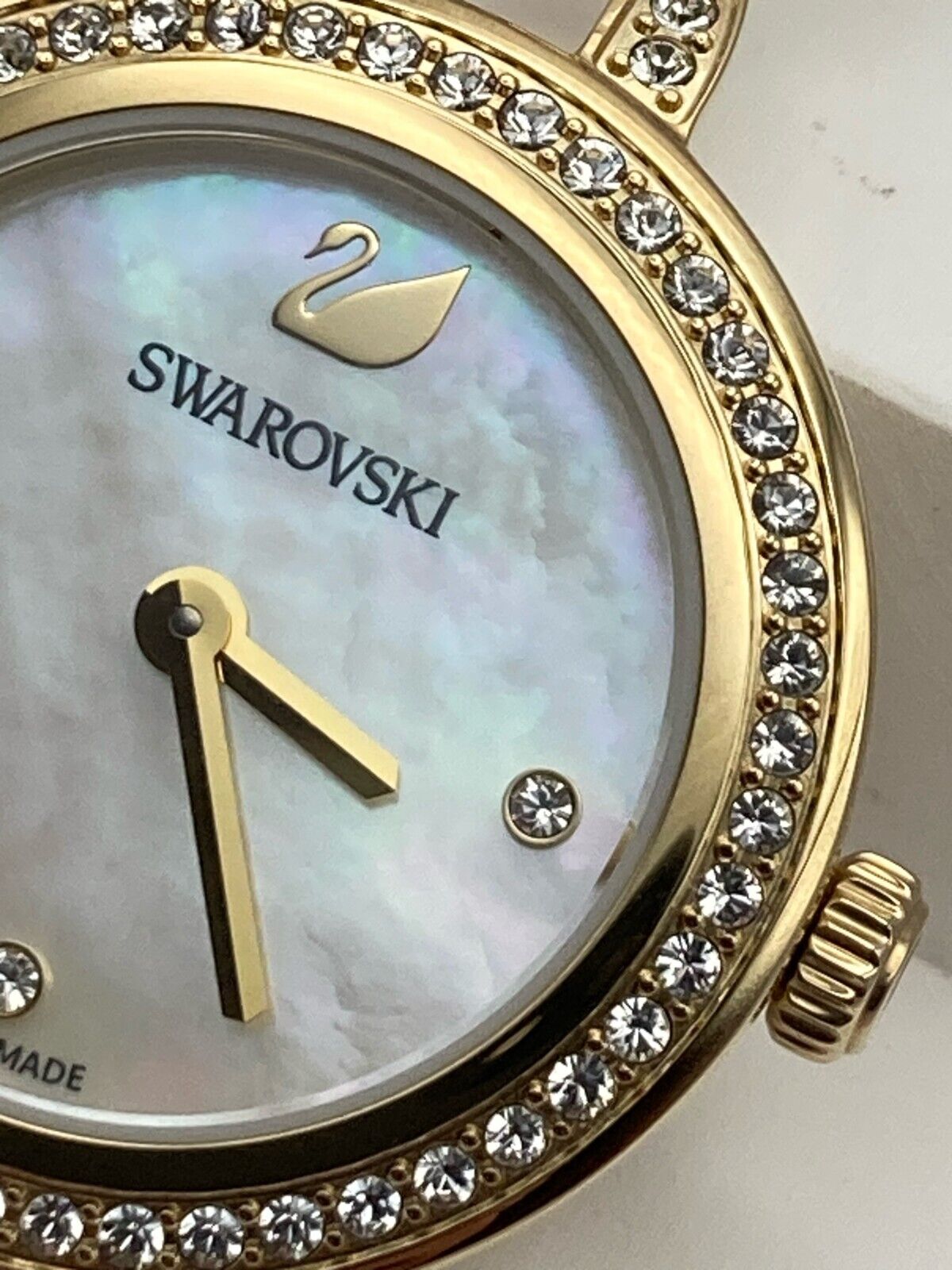 New SWAROVSKI AILA MINI 28MM WATCH 28 MM - GOLD