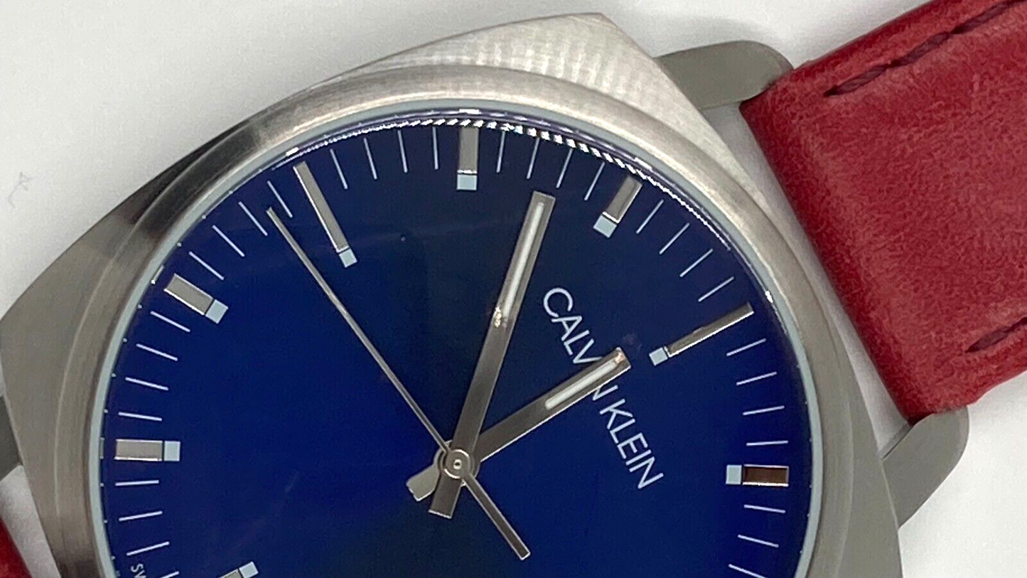 Neue, in der Schweiz hergestellte CALVIN KLEIN Fraternity Quarz-Herrenuhr mit blauem Zifferblatt