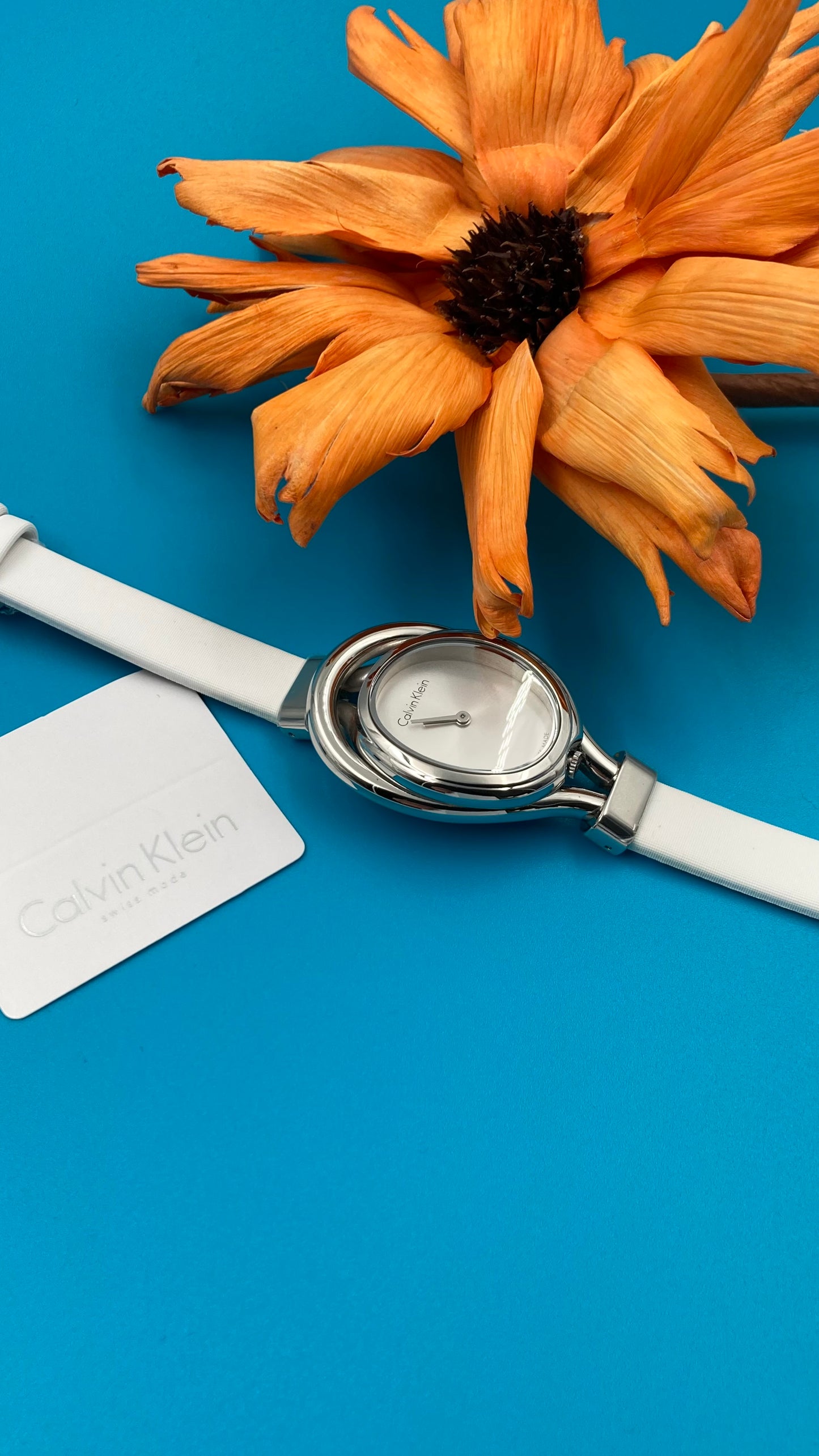 Neue, in der Schweiz hergestellte CALVIN KLEIN-Damen-Quarzuhr mit weißem Zifferblatt