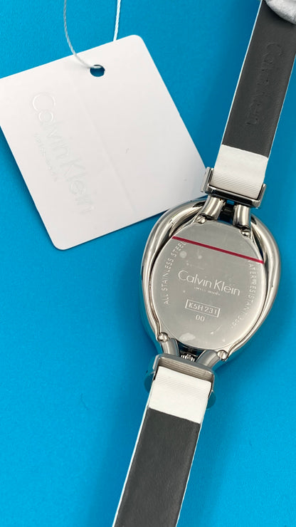 Neue, in der Schweiz hergestellte CALVIN KLEIN-Damen-Quarzuhr mit weißem Zifferblatt