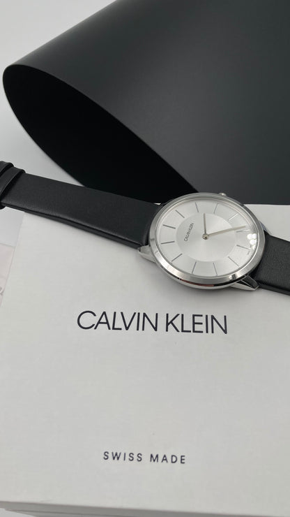 Neue, in der Schweiz hergestellte CALVIN KLEIN Minimal Unisex-Uhr mit silberfarbenem Zifferblatt
