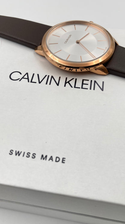 Neue, in der Schweiz hergestellte CALVIN KLEIN Minimal Quartz Herrenuhr mit silbernem Zifferblatt