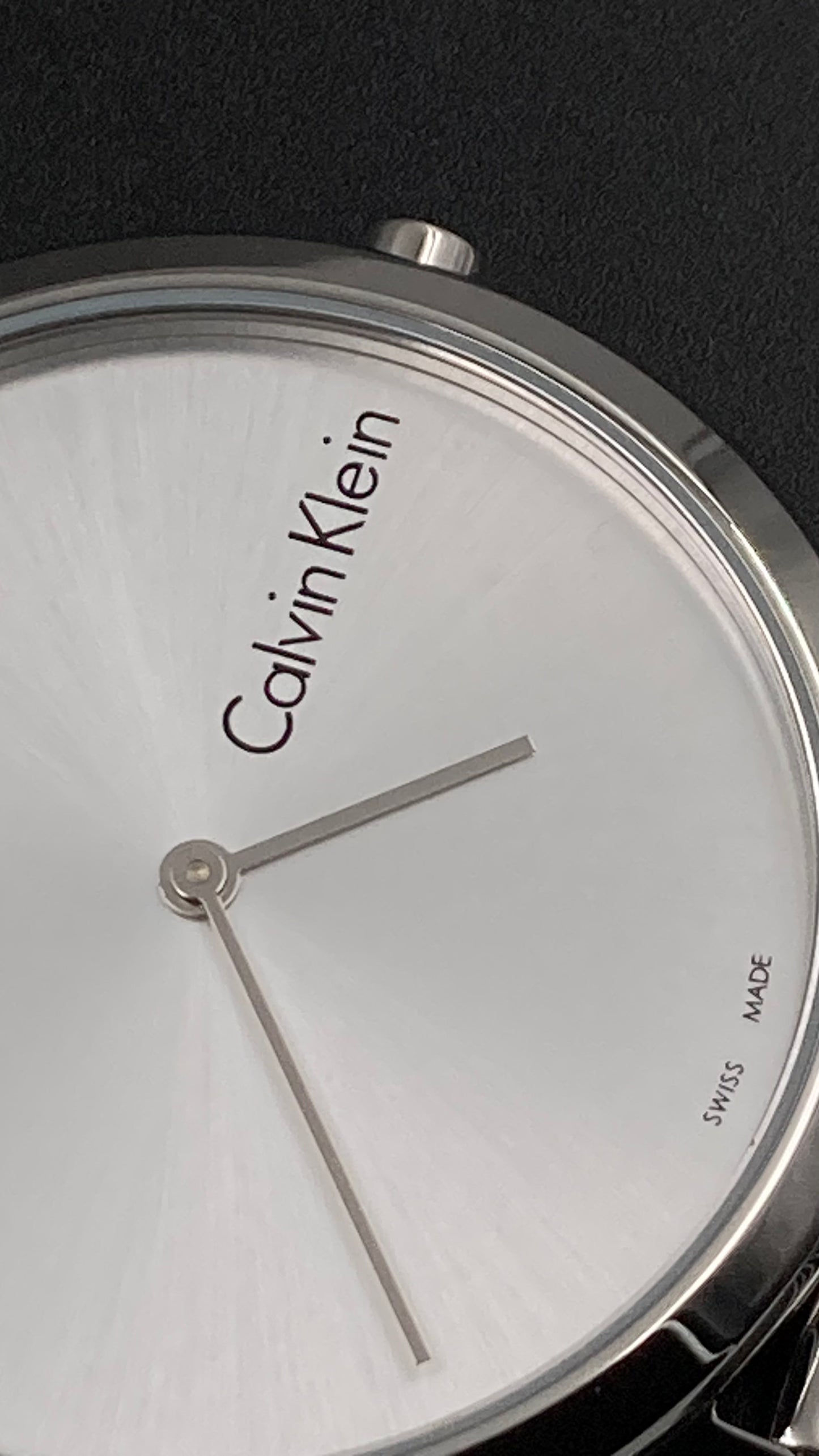 Neue, in der Schweiz hergestellte CALVIN KLEIN Minimal Quartz Herrenuhr mit silbernem Zifferblatt