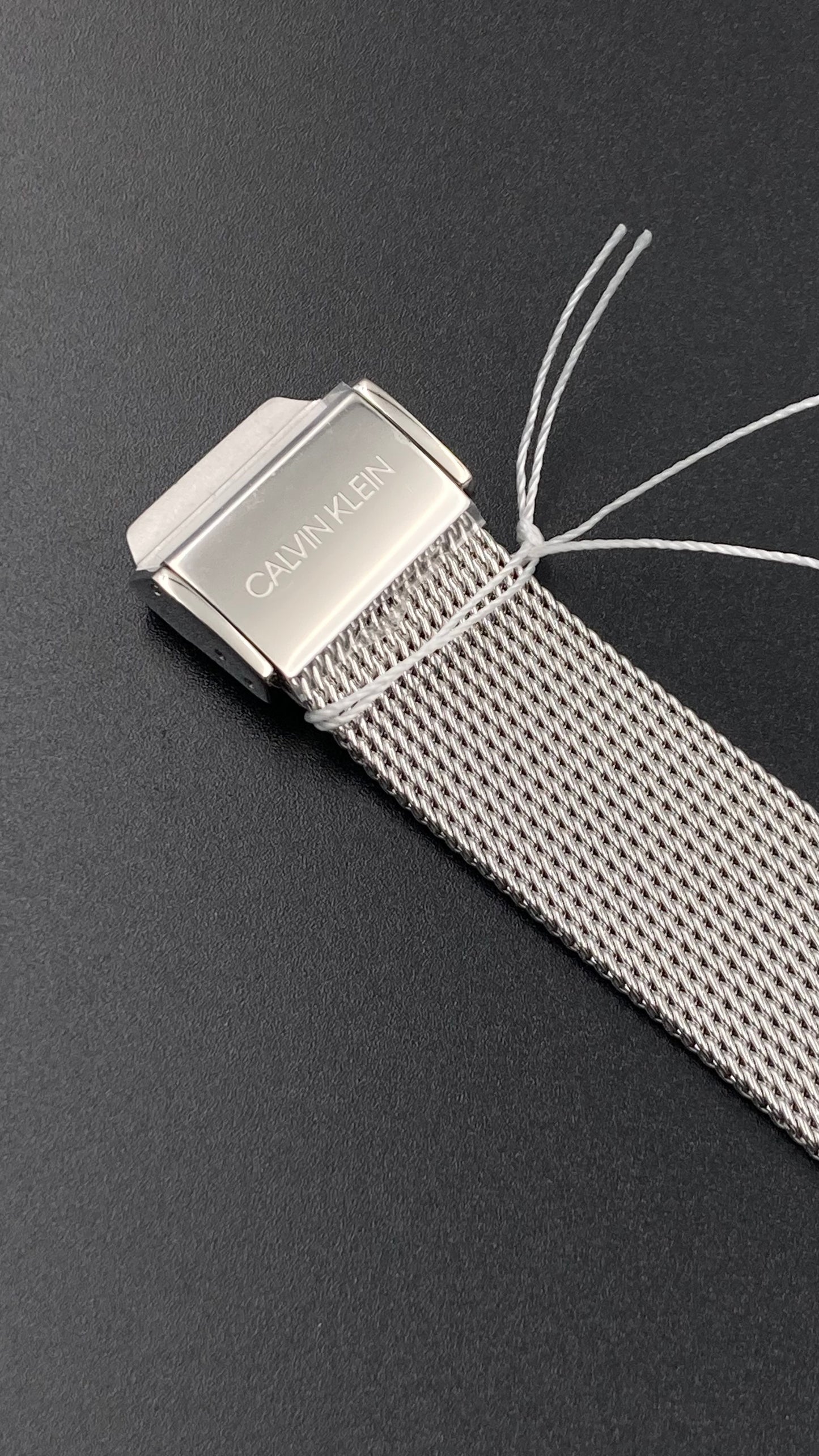 Neue, in der Schweiz hergestellte CALVIN KLEIN Minimal Quartz Herrenuhr mit silbernem Zifferblatt