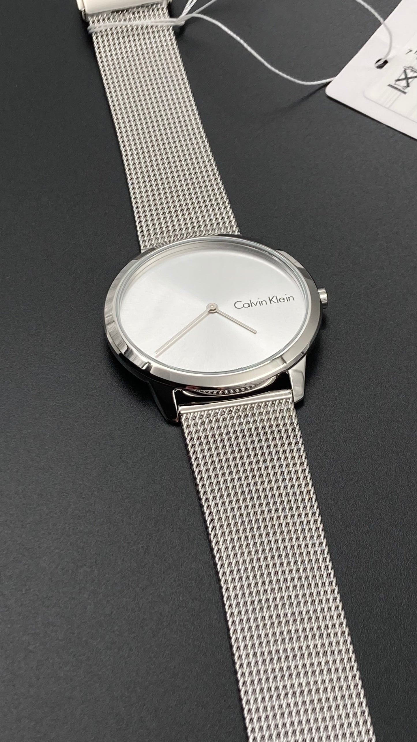 Neue, in der Schweiz hergestellte CALVIN KLEIN Minimal Quartz Herrenuhr mit silbernem Zifferblatt