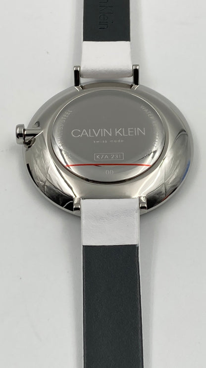 Neue, in der Schweiz hergestellte CALVIN KLEIN Rise Damenuhr mit weißem Zifferblatt und weißem Leder