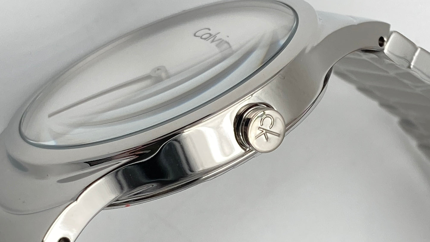 Neue, in der Schweiz hergestellte CALVIN KLEIN Whirl Damenuhr aus Edelstahl mit silbernem Zifferblatt