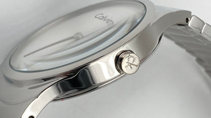 Neue, in der Schweiz hergestellte CALVIN KLEIN Whirl Damenuhr aus Edelstahl mit silbernem Zifferblatt