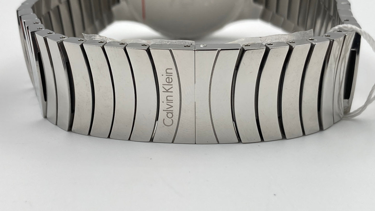 Neue, in der Schweiz hergestellte CALVIN KLEIN Whirl Damenuhr aus Edelstahl mit schwarzem Zifferblatt