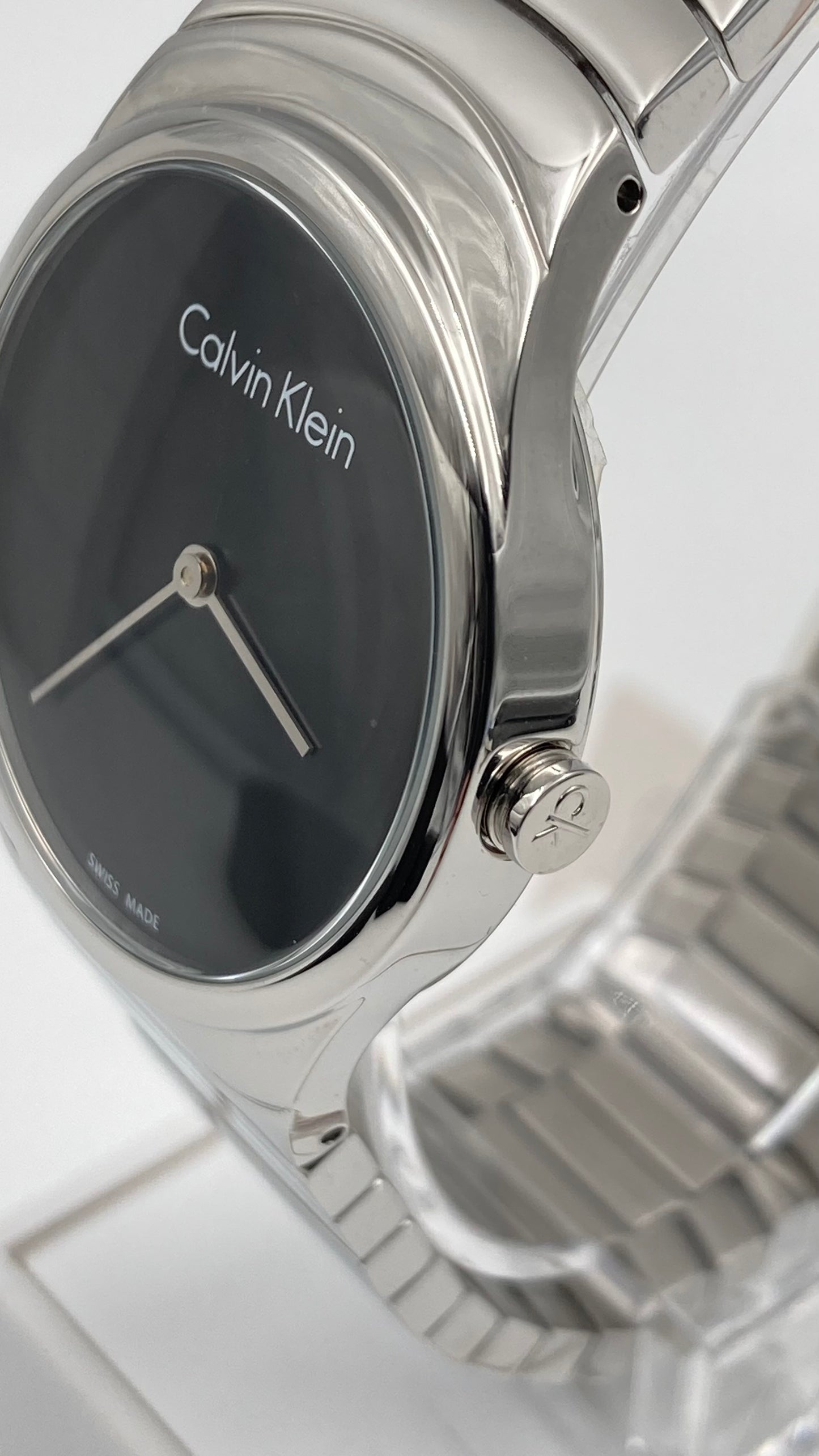 Neue, in der Schweiz hergestellte CALVIN KLEIN Whirl Damenuhr aus Edelstahl mit schwarzem Zifferblatt