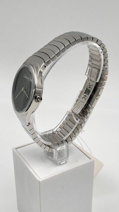 Neue, in der Schweiz hergestellte CALVIN KLEIN Whirl Damenuhr aus Edelstahl mit schwarzem Zifferblatt