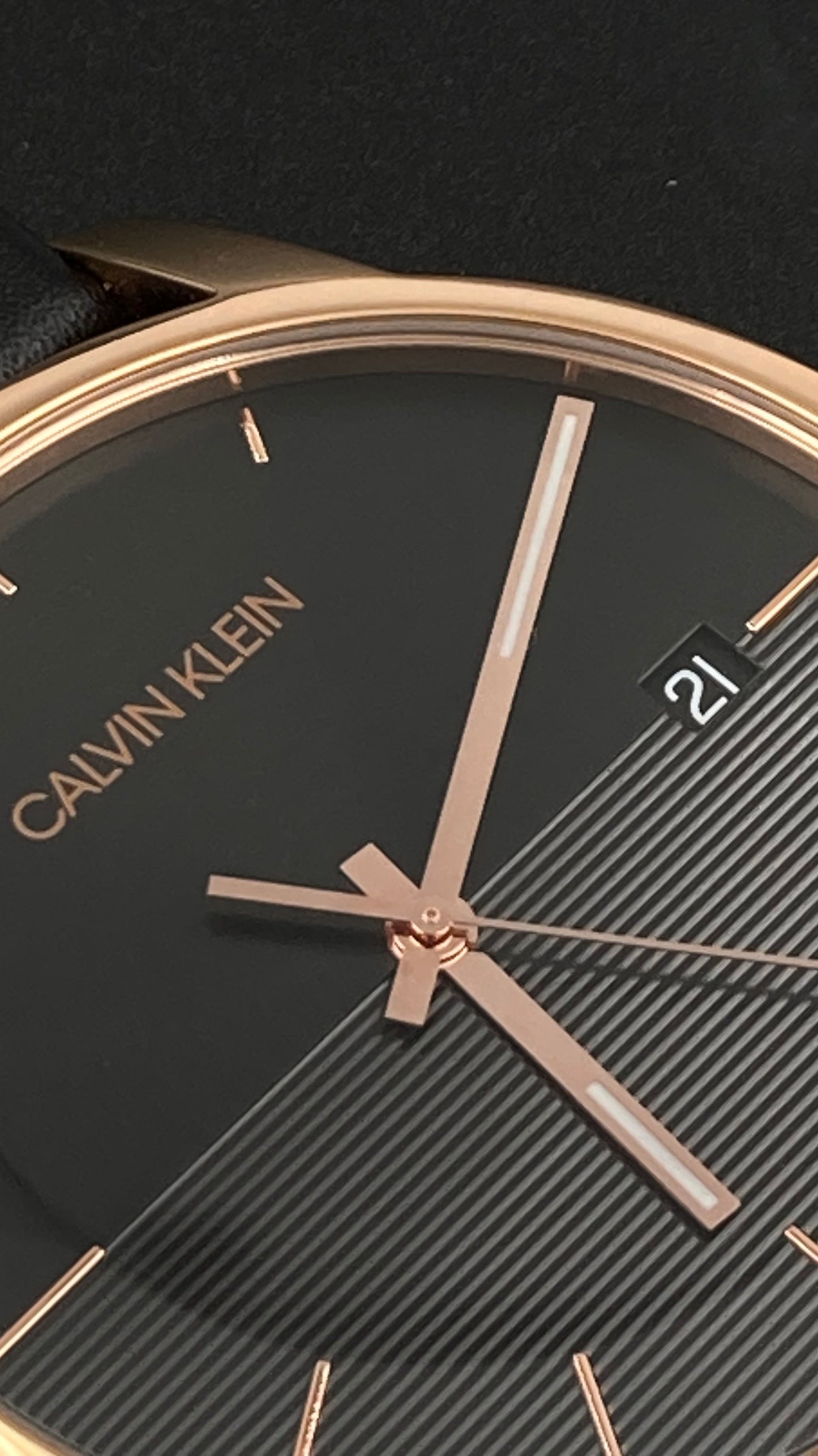 Neue, in der Schweiz hergestellte CALVIN KLEIN CITY-Uhr