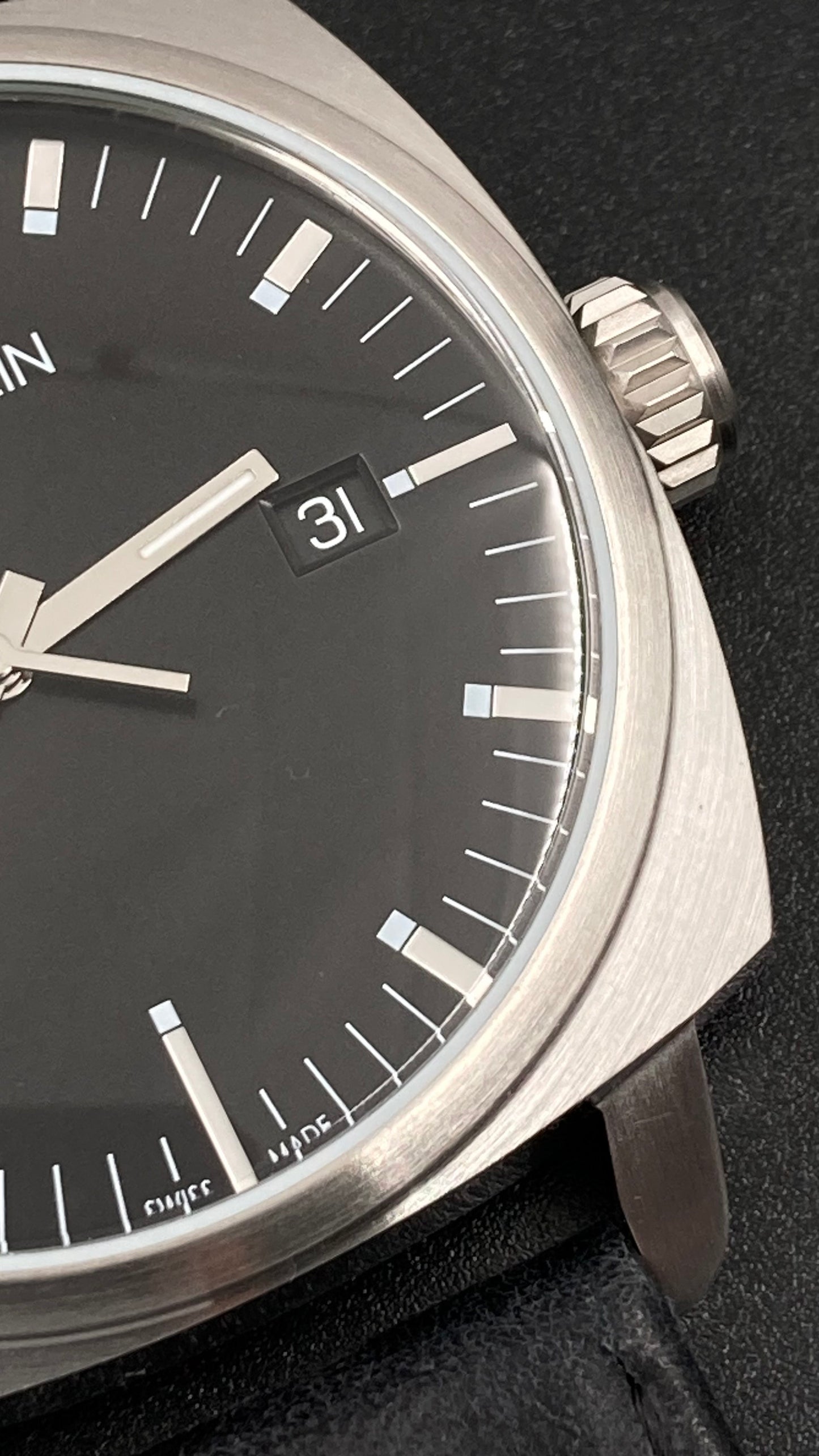 Neue, in der Schweiz hergestellte CALVIN KLEIN Fraternity Quarz-Herrenuhr mit schwarzem Zifferblatt