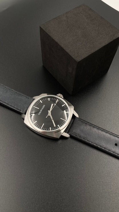 Neue, in der Schweiz hergestellte CALVIN KLEIN Fraternity Quarz-Herrenuhr mit schwarzem Zifferblatt