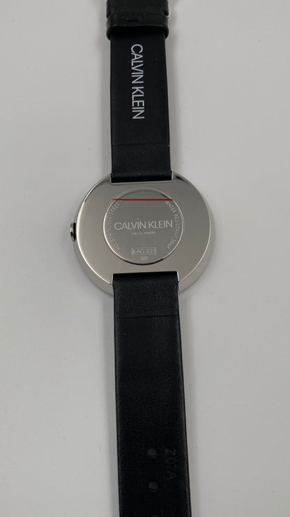 Neue, in der Schweiz hergestellte CALVIN KLEIN-Quarzuhr für Damen mit schwarzem Zifferblatt